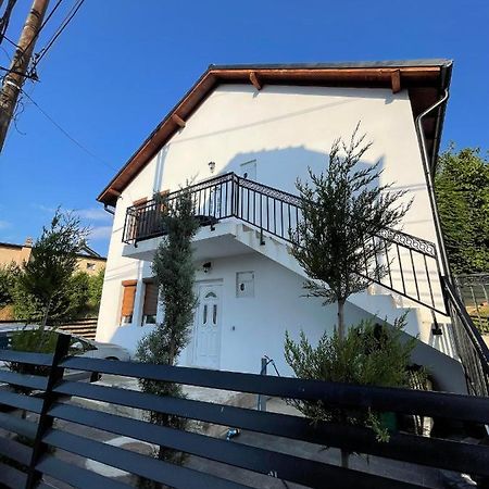 Rock Hostel Pristina Kültér fotó