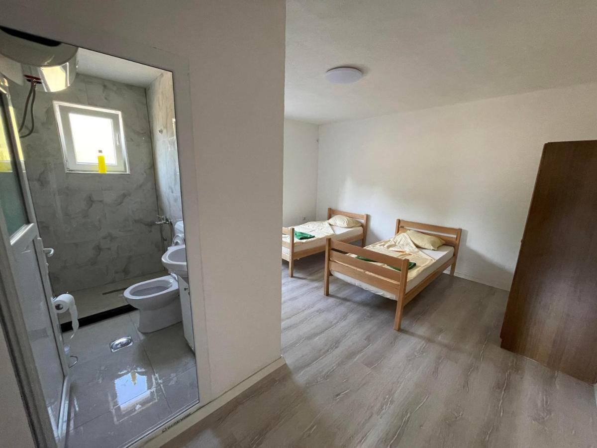 Rock Hostel Pristina Kültér fotó