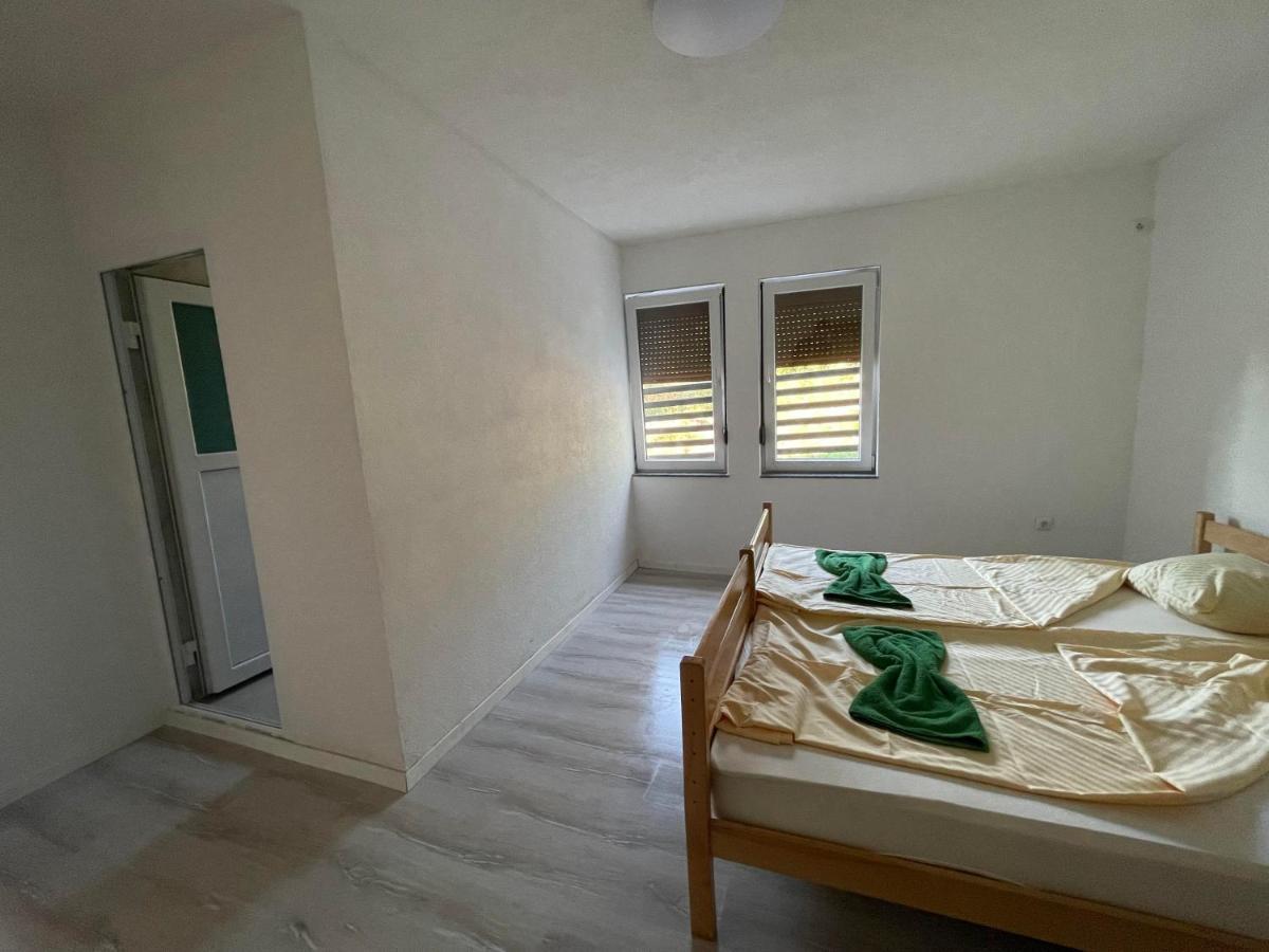 Rock Hostel Pristina Kültér fotó