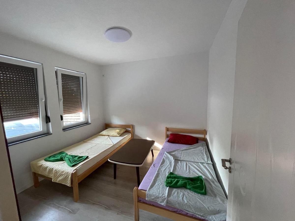 Rock Hostel Pristina Kültér fotó