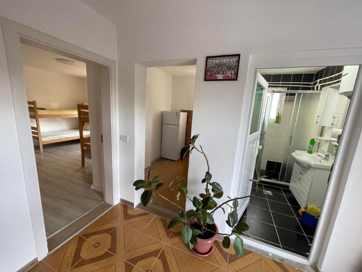Rock Hostel Pristina Kültér fotó